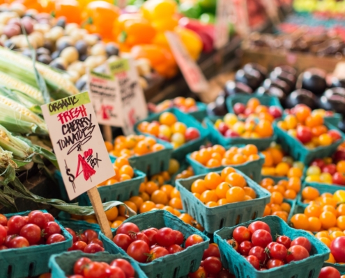7 Tips for Shopping at Your Local Farmers’ Market This Summer